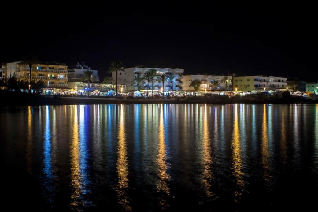 Apartamentos Sa Varadero Fronte Mar Espujols Es Pujols Exterior photo